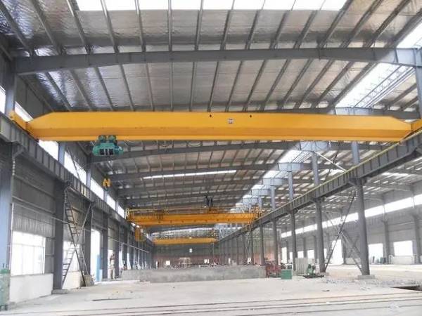 單梁起重機遙控器在惡劣環(huán)境下（如潮濕、高溫）如何保持接線穩(wěn)定？